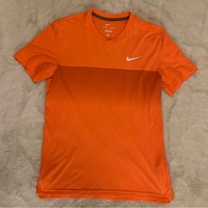 Nike Dri fit Men’s V-neck size M